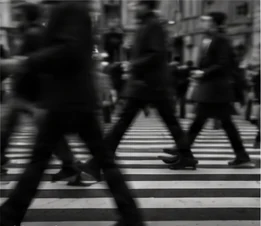 Movimento de pedestres em ambiente urbano